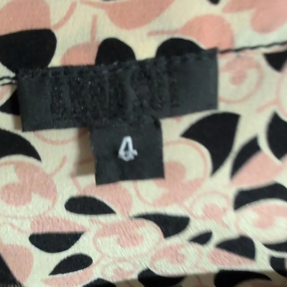 Anna Sui - Scalloped and Patterned Sleeveless Top - Picture 3 of 3